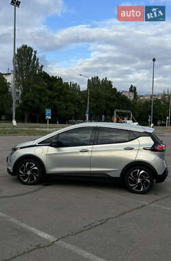 Хэтчбек Chevrolet Bolt EV 2023 в 
