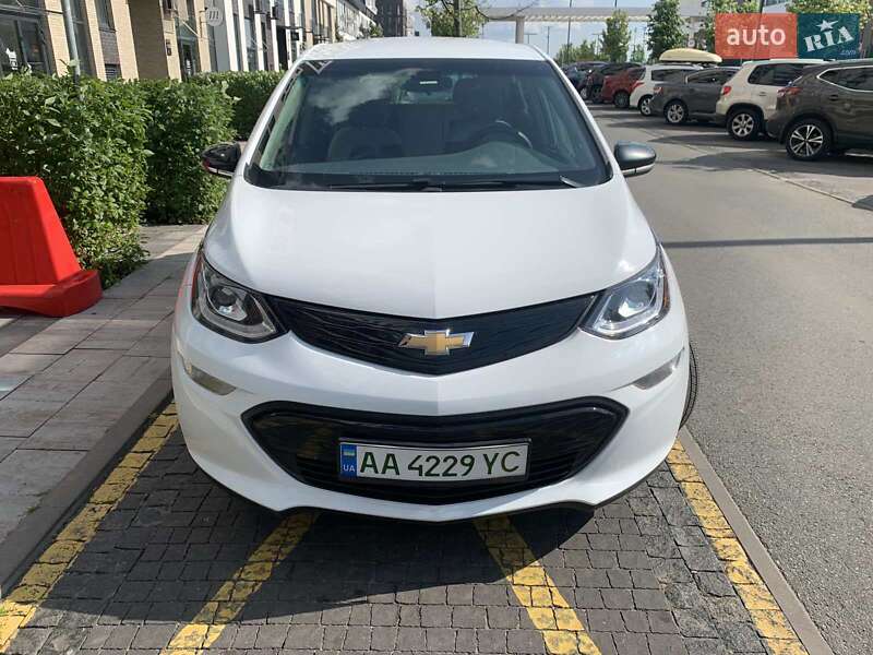 Хэтчбек Chevrolet Bolt EV 2021 в Киеве