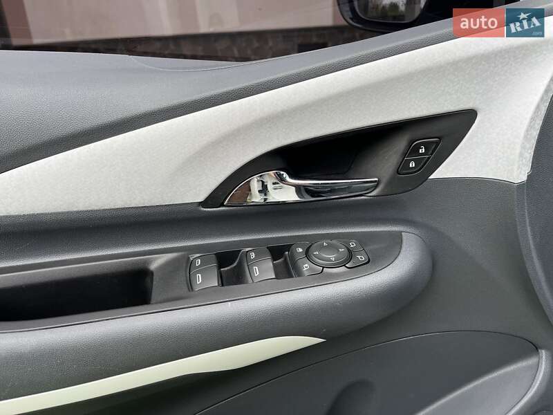 Хэтчбек Chevrolet Bolt EV 2019 в Львове