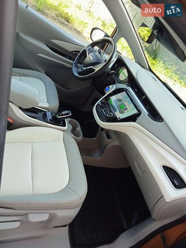 Хэтчбек Chevrolet Bolt EV 2017 в Ужгороде