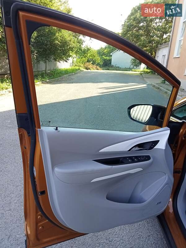 Хэтчбек Chevrolet Bolt EV 2017 в Ужгороде