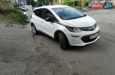 Хэтчбек Chevrolet Bolt EV 2017 в 