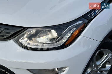 Хэтчбек Chevrolet Bolt EV 2020 в 