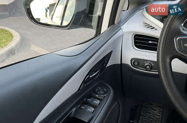 Хэтчбек Chevrolet Bolt EV 2020 в 