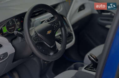 Хэтчбек Chevrolet Bolt EV 2017 в 