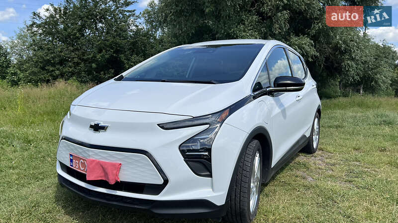 Хэтчбек Chevrolet Bolt EV 2022 в 