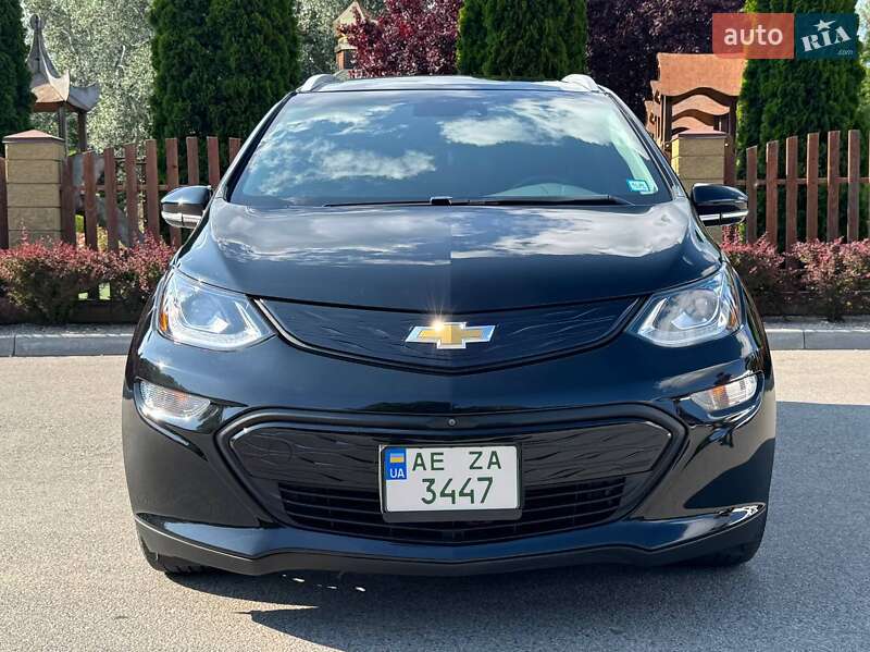 Хэтчбек Chevrolet Bolt EV 2020 в 