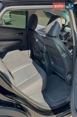 Хэтчбек Chevrolet Bolt EV 2020 в 