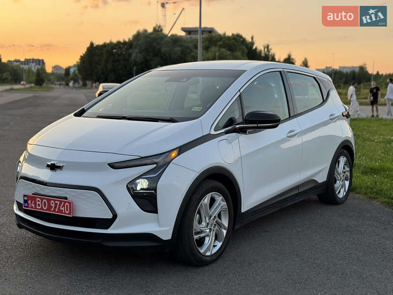 Хэтчбек Chevrolet Bolt EV 2023 в 