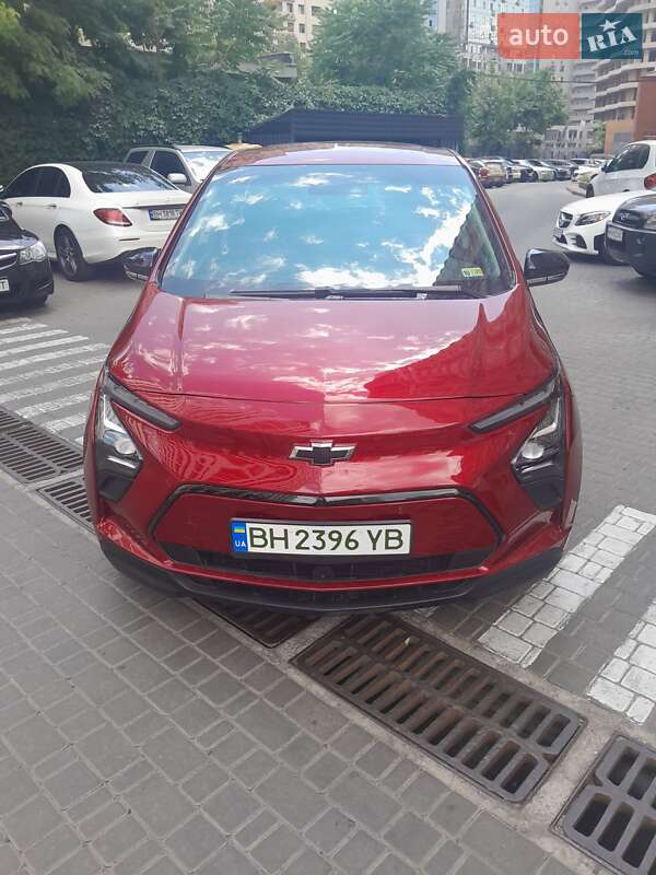 Хэтчбек Chevrolet Bolt EV 2023 в 