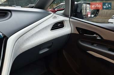 Хэтчбек Chevrolet Bolt EV 2020 в 