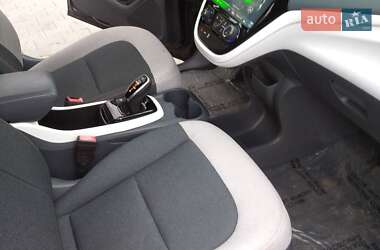 Хетчбек Chevrolet Bolt EV 2017 в 