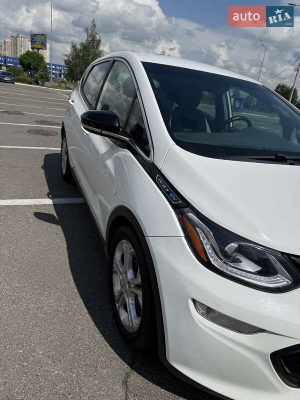 Хэтчбек Chevrolet Bolt EV 2017 в Киеве