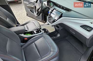 Хэтчбек Chevrolet Bolt EV 2017 в 