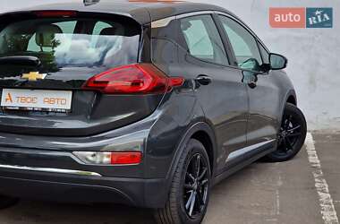 Хэтчбек Chevrolet Bolt EV 2018 в 