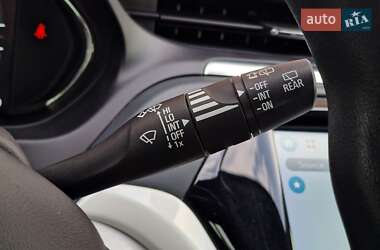Хэтчбек Chevrolet Bolt EV 2018 в 