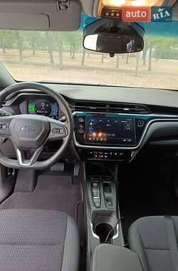 Хэтчбек Chevrolet Bolt EV 2023 в 