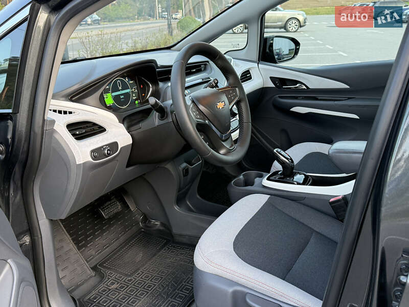 Хэтчбек Chevrolet Bolt EV 2019 в Киеве