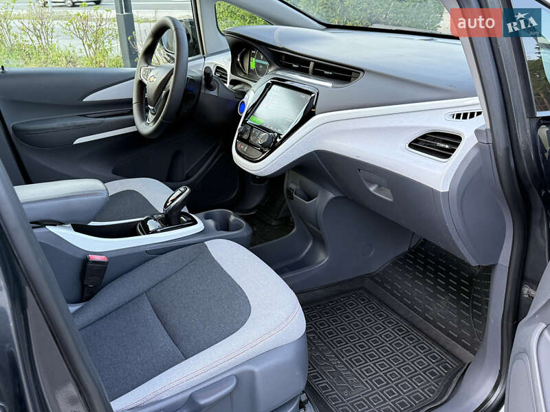Хэтчбек Chevrolet Bolt EV 2019 в Киеве