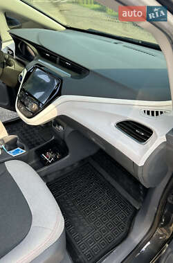 Хэтчбек Chevrolet Bolt EV 2018 в 