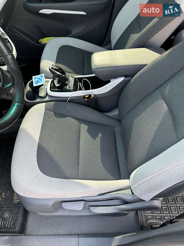 Хэтчбек Chevrolet Bolt EV 2018 в Киеве