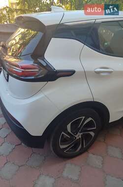 Хэтчбек Chevrolet Bolt EV 2022 в 