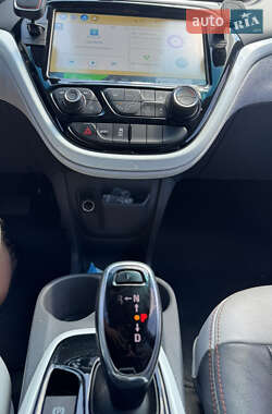 Хэтчбек Chevrolet Bolt EV 2020 в 