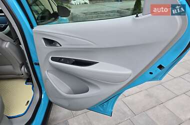 Хэтчбек Chevrolet Bolt EV 2020 в 