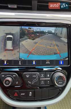 Хэтчбек Chevrolet Bolt EV 2020 в 