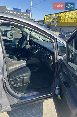 Хэтчбек Chevrolet Bolt EV 2023 в 