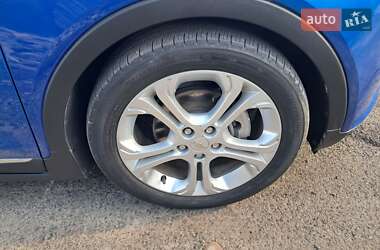 Хэтчбек Chevrolet Bolt EV 2019 в 
