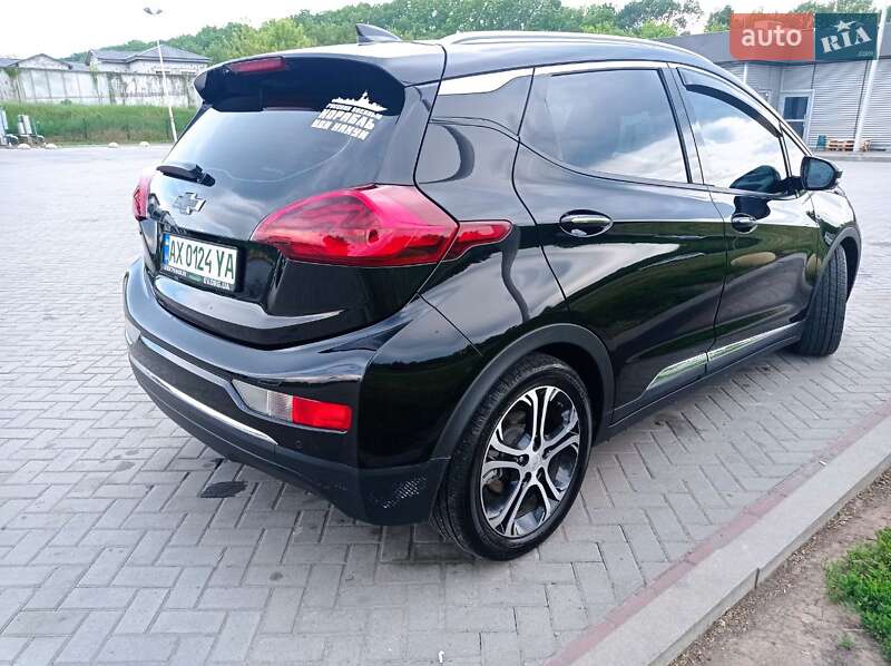 Хэтчбек Chevrolet Bolt EV 2017 в 