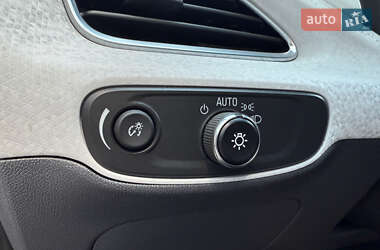 Хетчбек Chevrolet Bolt EV 2021 в 