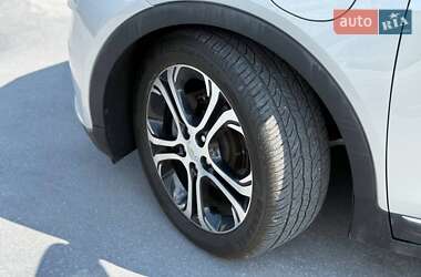 Хэтчбек Chevrolet Bolt EV 2017 в 