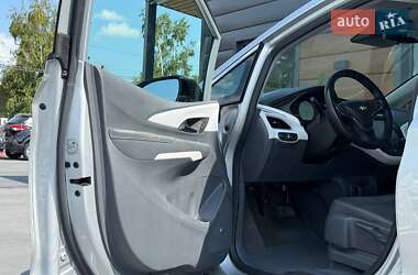Хэтчбек Chevrolet Bolt EV 2017 в 