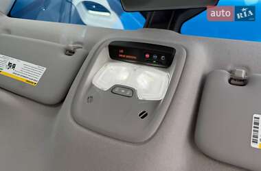 Хэтчбек Chevrolet Bolt EV 2017 в 