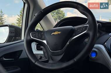 Хэтчбек Chevrolet Bolt EV 2017 в 