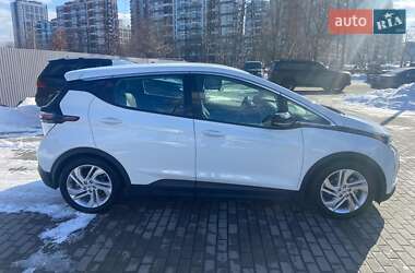 Хэтчбек Chevrolet Bolt EV 2022 в 