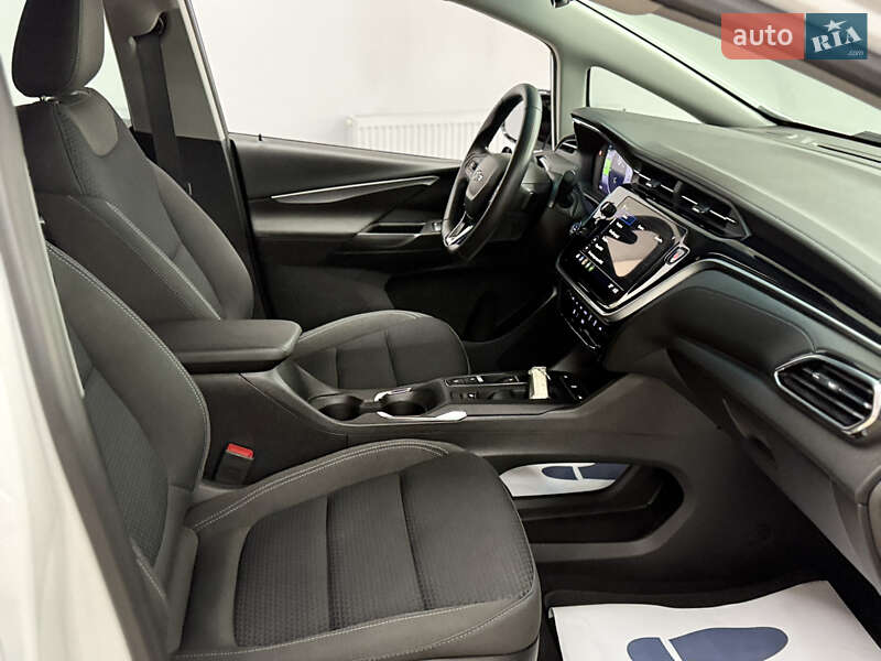 Хэтчбек Chevrolet Bolt EV 2023 в Львове