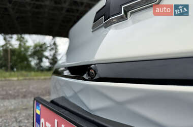 Хэтчбек Chevrolet Bolt EV 2023 в 