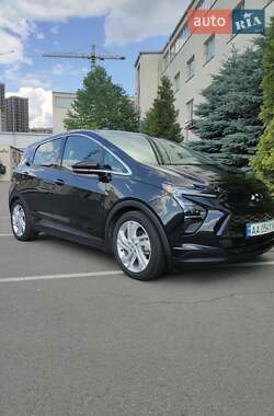 Хэтчбек Chevrolet Bolt EV 2022 в Киеве
