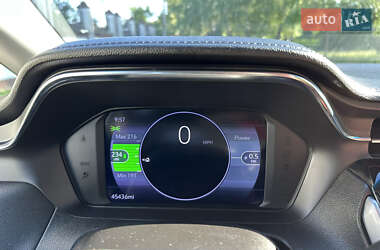 Хэтчбек Chevrolet Bolt EV 2023 в 