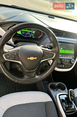 Хэтчбек Chevrolet Bolt EV 2017 в 