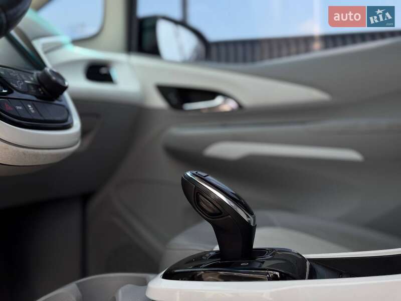 Хетчбек Chevrolet Bolt EV 2016 в Львові