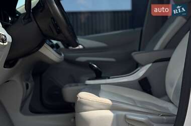 Хэтчбек Chevrolet Bolt EV 2016 в 