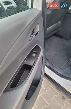 Хэтчбек Chevrolet Bolt EV 2019 в 