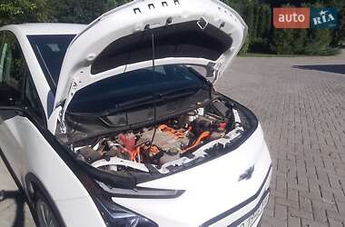 Хэтчбек Chevrolet Bolt EV 2022 в 