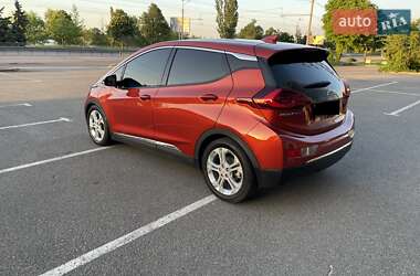 Хэтчбек Chevrolet Bolt EV 2021 в 