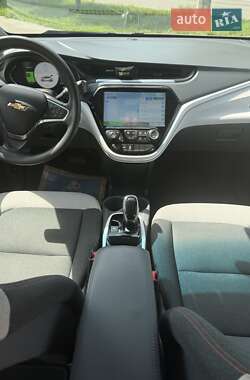 Хэтчбек Chevrolet Bolt EV 2016 в 