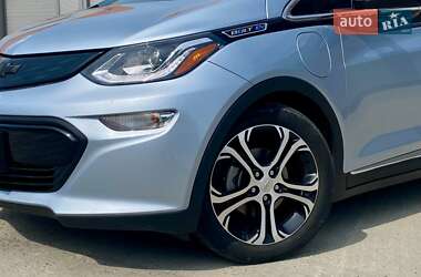 Хэтчбек Chevrolet Bolt EV 2017 в 
